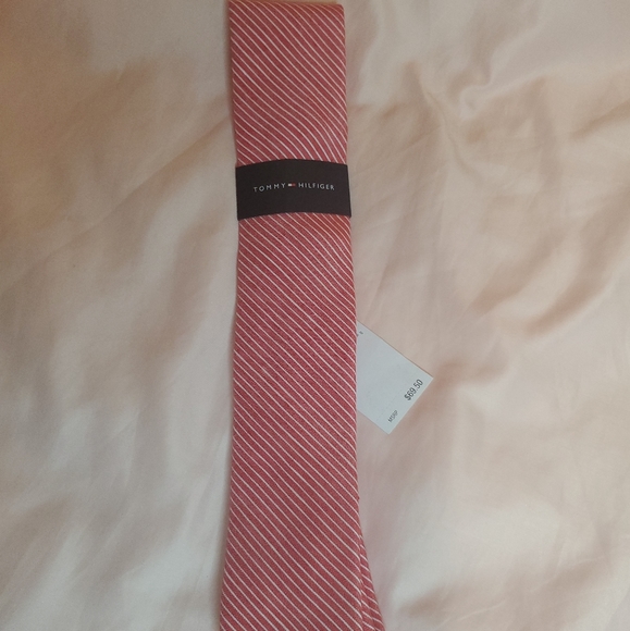 Tommy Hilfiger Men's Classic Silk Tie Red  Size Re - Picture 1 of 2